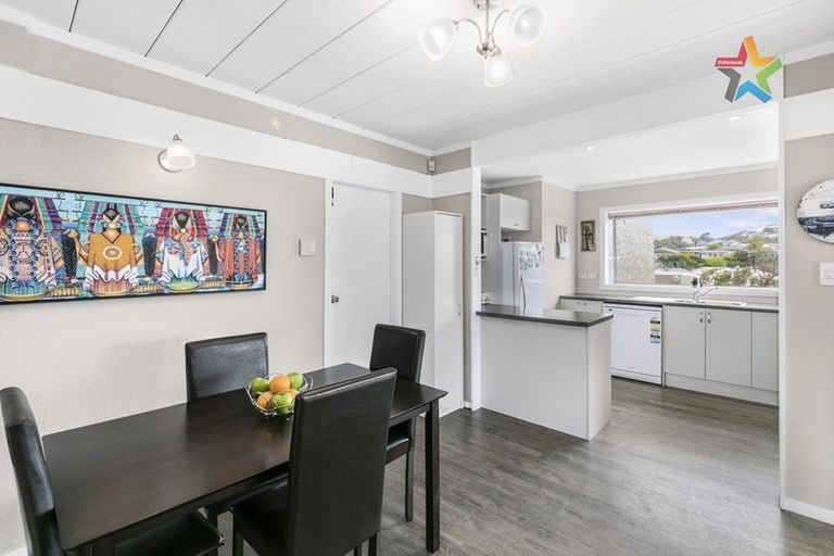 Photo of property in 33 Acacia Avenue, Maungaraki, Lower Hutt, 5010