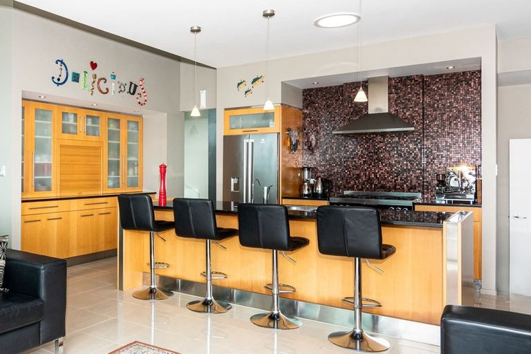 Photo of property in 26 Courtneys, West Harbour, Auckland, 0618