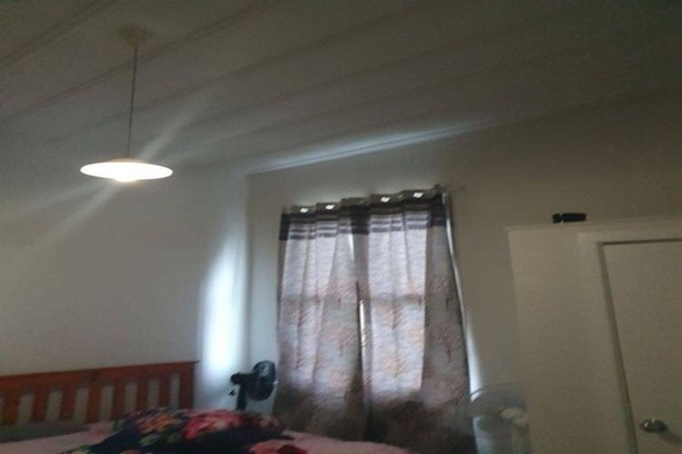 Photo of property in 51 Sturges Road, Henderson, Auckland, 0612