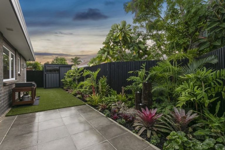 Photo of property in 2/54 Lakeside Drive, Orewa, 0931