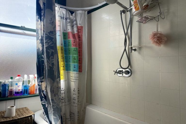 Photo of property in 54 Manor Place, Dunedin Central, Dunedin, 9016