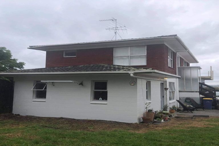 Photo of property in 2/70 Beresford Street, Bayswater, Auckland, 0622