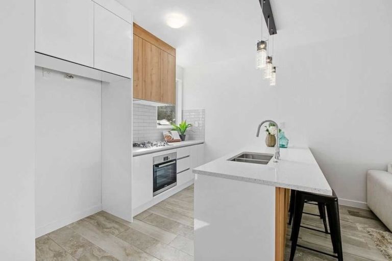 Photo of property in 6 Waihou Crescent, Albany Heights, Auckland, 0632