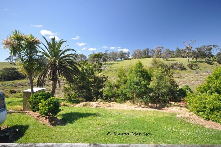 Photo of property in 32 Sandy Beach Road, Tinopai, 0593