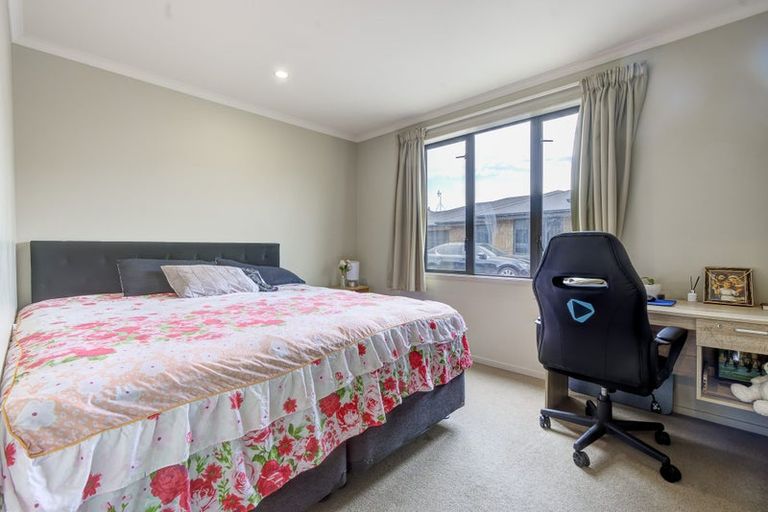 Photo of property in 2/31 Jones Crescent, Melville, Hamilton, 3206