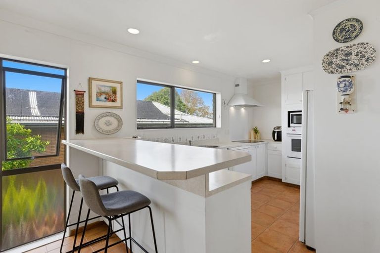 Photo of property in 2 Geoffrey Road, Torbay, Auckland, 0630