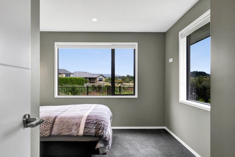 Photo of property in 8 Ponga Place, Highlands Park, New Plymouth, 4312