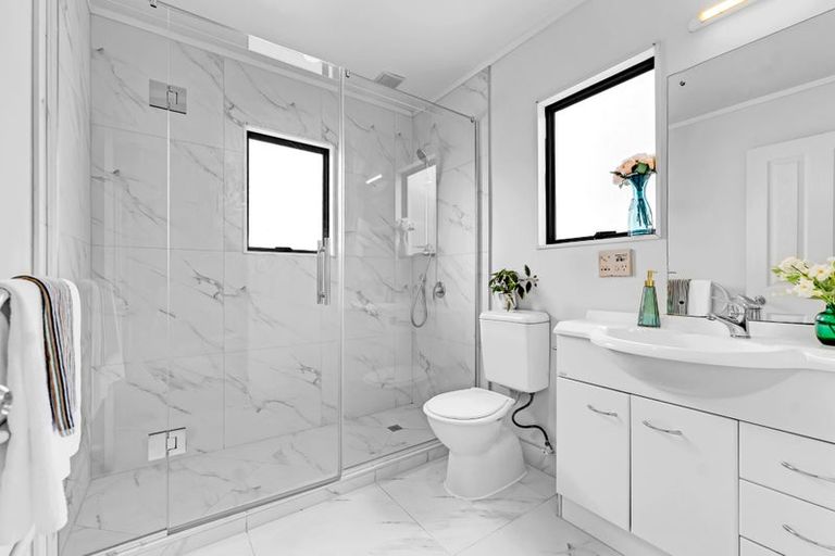 Photo of property in 12 Vitex Lane, Henderson, Auckland, 0612