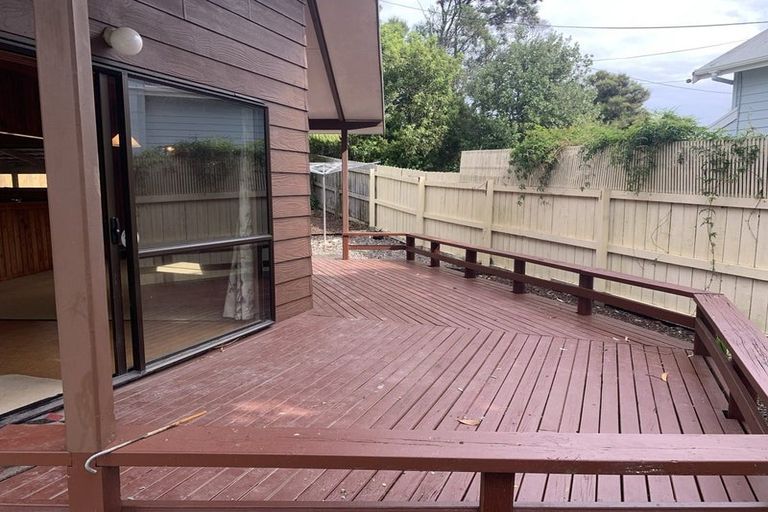 Photo of property in 1/52 Cresta Avenue, Beach Haven, Auckland, 0626