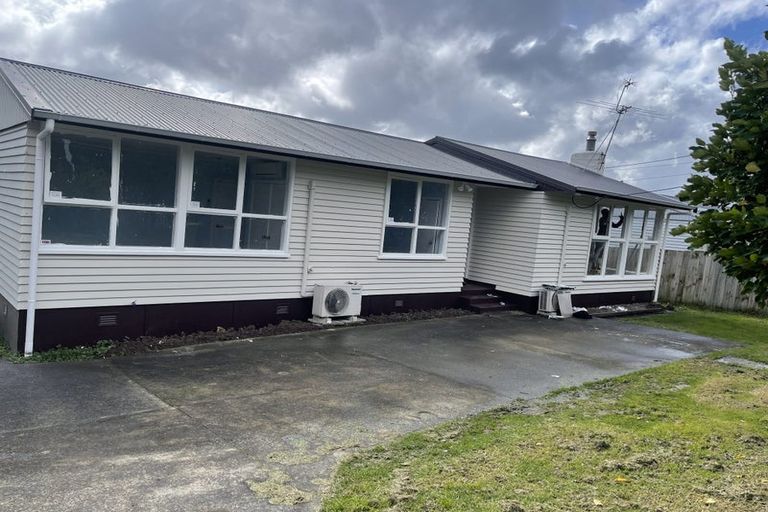 Photo of property in 20 Larnoch Road, Henderson, Auckland, 0610