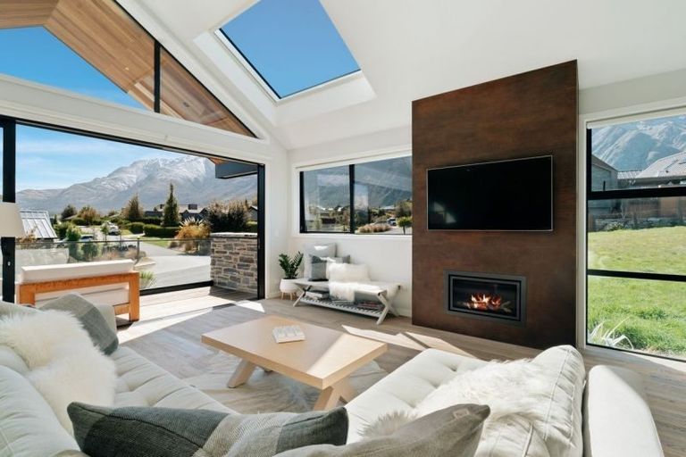 Photo of property in 47a Mcadam Drive, Jacks Point, Queenstown, 9371