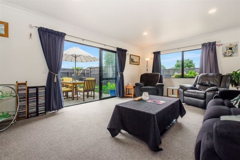 Photo of property in 3 Central Park, Paraparaumu Beach, Paraparaumu, 5032