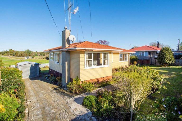 Photo of property in 8 Lee Street, Te Puke, 3119