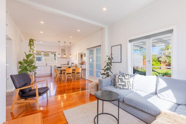 Photo of property in 100 Vigor Brown Street, Napier South, Napier, 4110