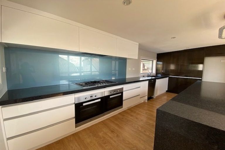 Photo of property in 6a Te Akau Crescent, Bucklands Beach, Auckland, 2012