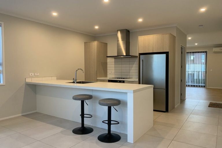 Photo of property in 5/4 Matimati Place, Hobsonville, Auckland, 0616