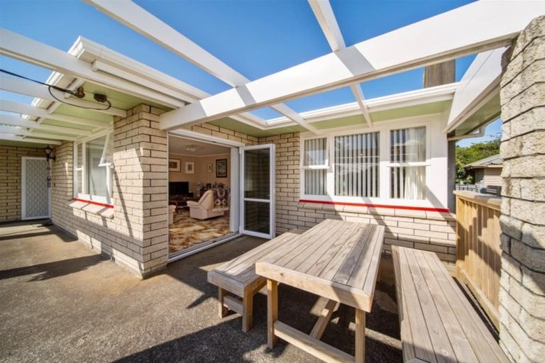 Photo of property in 9 Ropata Street, Hawera, 4610