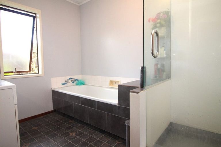 Photo of property in 158 Sturges Road, Henderson, Auckland, 0612
