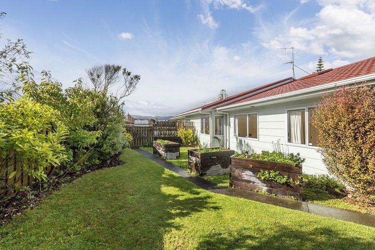 Photo of property in 4/63 Main Road, Titahi Bay, Porirua, 5022