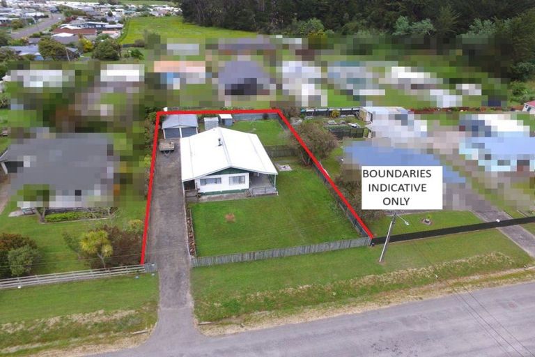 Photo of property in 8 Cousins Avenue East, Foxton Beach, Foxton, 4815