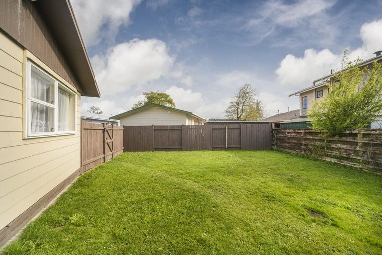 Photo of property in 33 Suzanne Grove, Kelvin Grove, Palmerston North, 4414