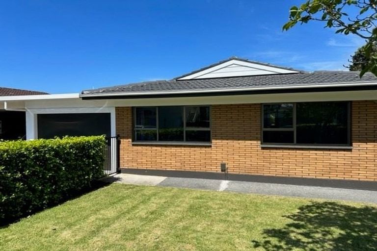 Photo of property in 1/51 Prospect Terrace, Milford, Auckland, 0620