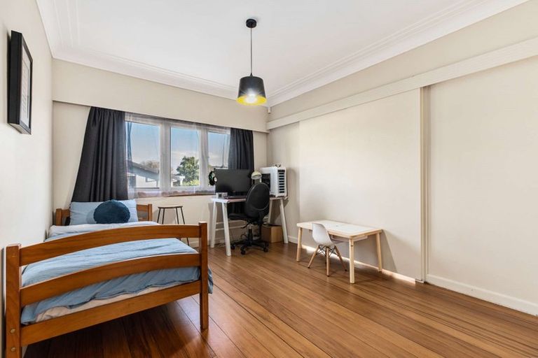 Photo of property in 1/16 Evans Road, Glen Eden, Auckland, 0602