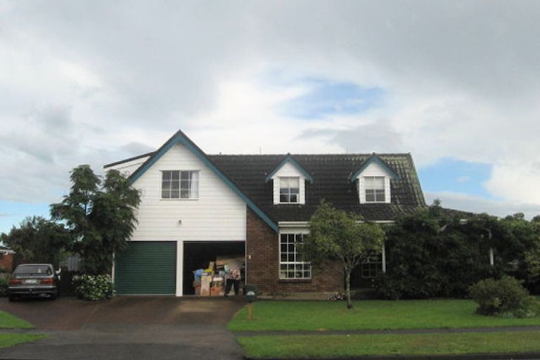 Photo of property in 65 Aviemore Drive, Highland Park, Auckland, 2010