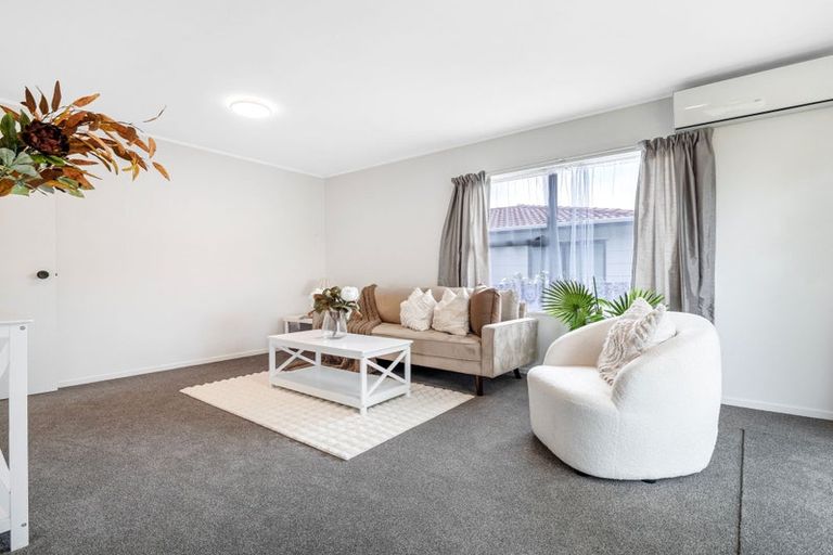 Photo of property in 1/24 Kennington Drive, Clendon Park, Auckland, 2103