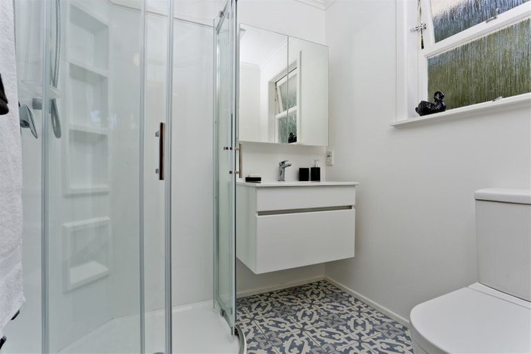 Photo of property in 37 Orion Place, Hillcrest, Auckland, 0627