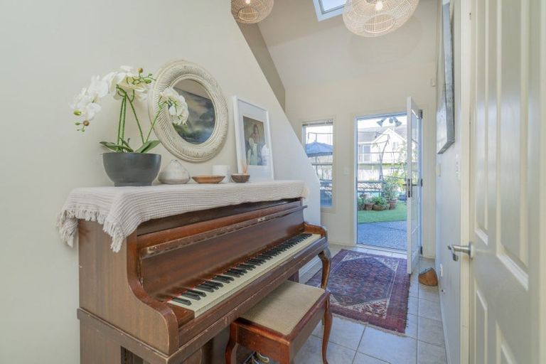 Photo of property in 5 Wells Place, Whitianga, 3510