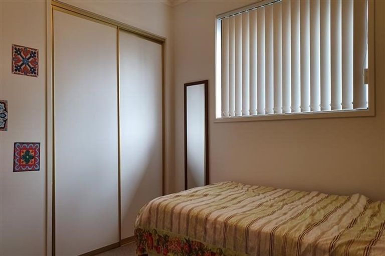 Photo of property in 12 Cherub Place, West Harbour, Auckland, 0618