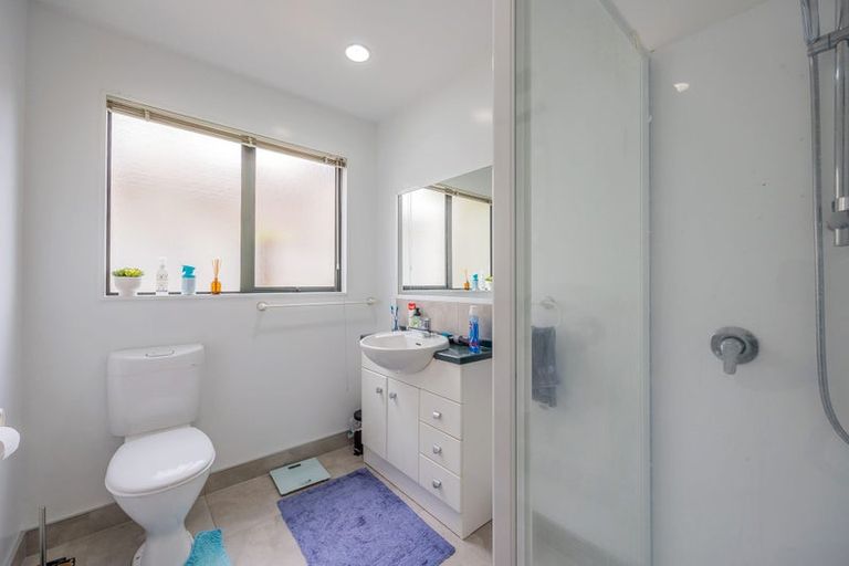 Photo of property in 32 Landing Drive, Albany, Auckland, 0632