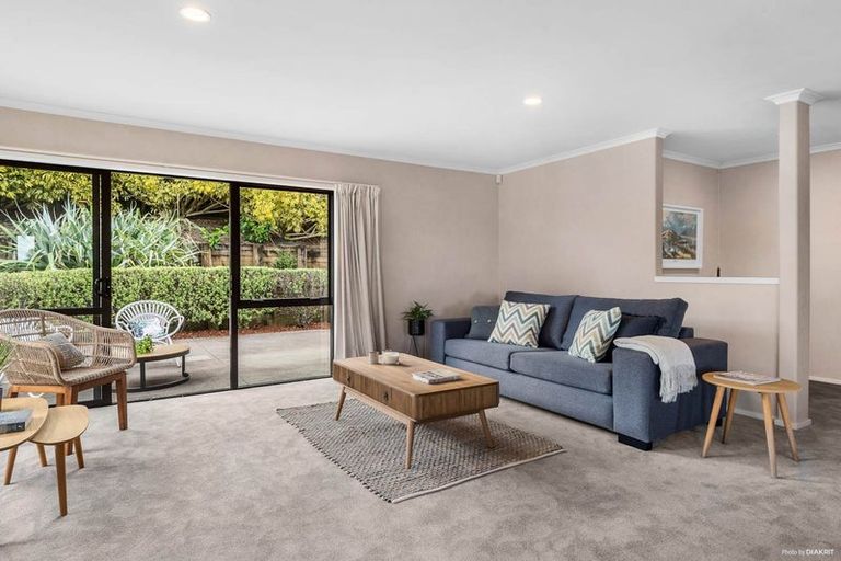 Photo of property in 41 Ina Ville Drive, Pukekohe, 2120