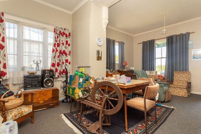 Photo of property in 18 Mccallum Street, Dannevirke, 4930