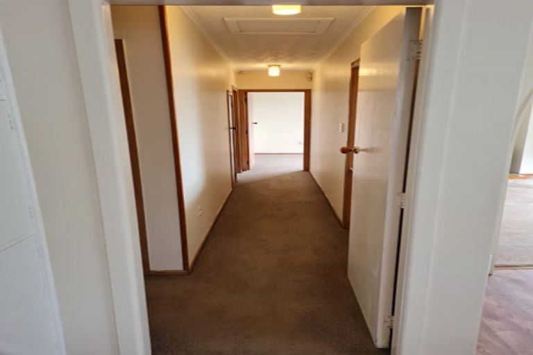 Photo of property in 9 Fraser Avenue, Johnsonville, Wellington, 6037