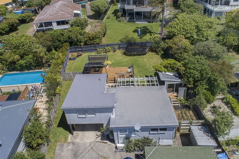 Photo of property in 52b Bay Street, Red Beach, 0932