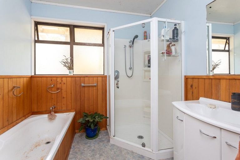 Photo of property in 224 Rimmer Road, Helensville, 0875