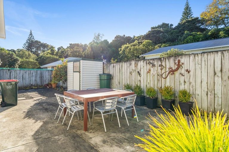 Photo of property in 44 Hookway Grove, Paraparaumu, 5032