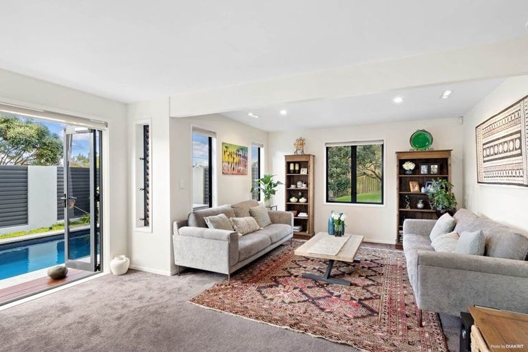 Photo of property in 76a Walmer Road, Point Chevalier, Auckland, 1022
