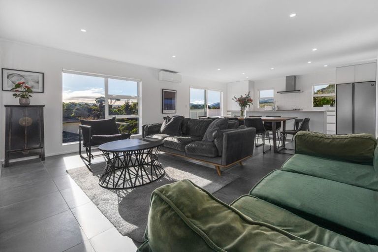 Photo of property in 11 Botany Lane, Whitby, Porirua, 5024