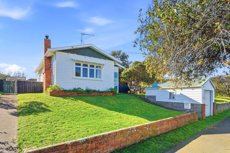 Photo of property in 100 Gonville Avenue, Gonville, Whanganui, 4501