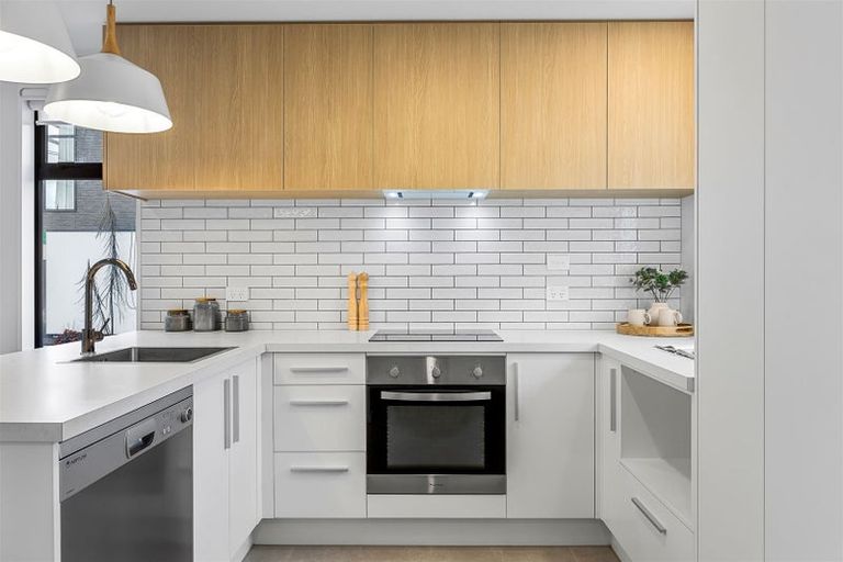 Photo of property in 8/10 New Brighton Road, Shirley, Christchurch, 8061