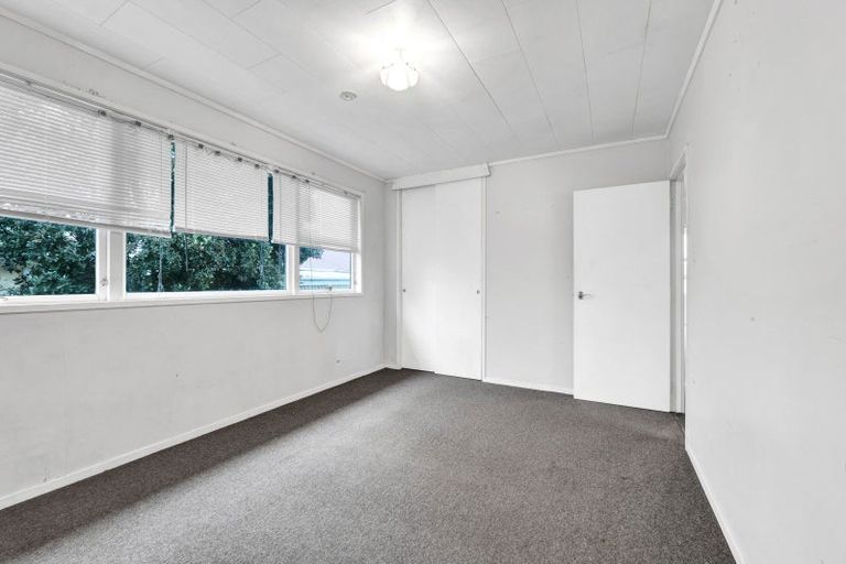 Photo of property in 13 Newbury Place, Waitara, 4320