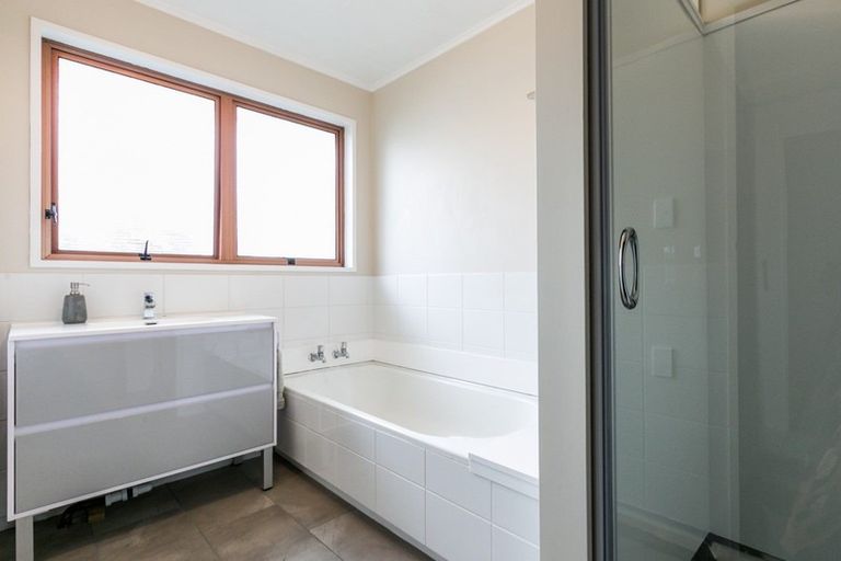 Photo of property in 4 Laurent Place, Greenmeadows, Napier, 4112