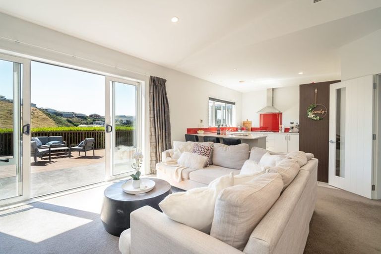 Photo of property in 58 Amesbury Drive, Churton Park, Wellington, 6037