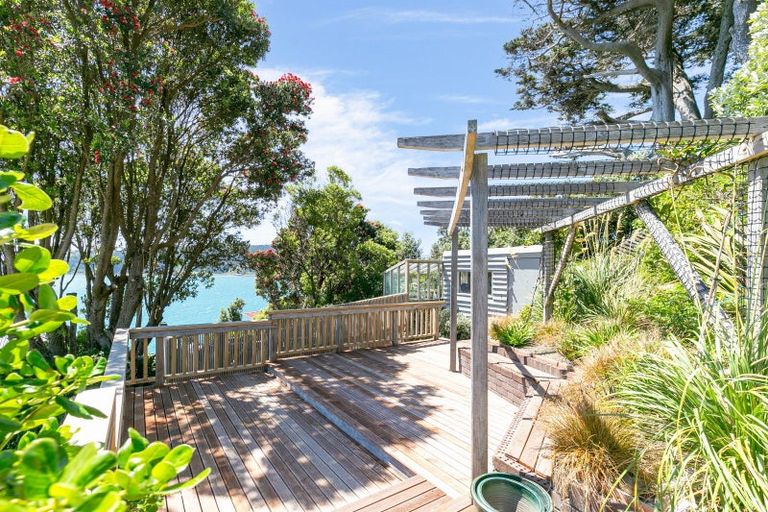 Photo of property in 122 Maida Vale Road, Roseneath, Wellington, 6011