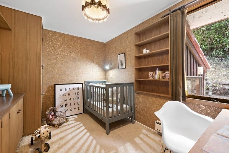 Photo of property in 24 Amapur Drive, Khandallah, Wellington, 6035