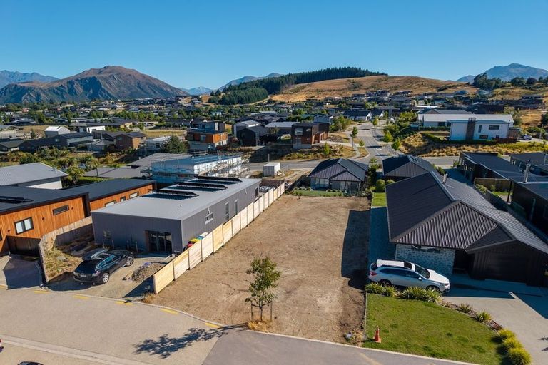 Photo of property in 8 Dow Close, Wanaka, 9305