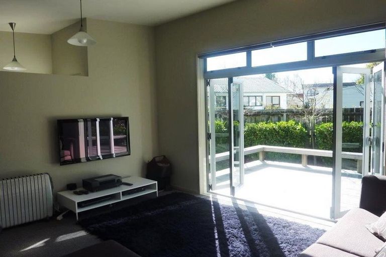 Photo of property in 2/11 Gibbs Place, Kinloch, Taupo, 3377